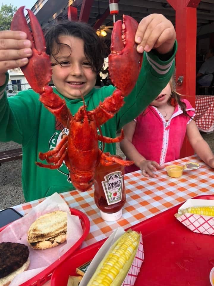 Admirals Table Kid With Lobster Rhumb Line Resort
