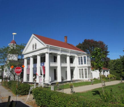 Scenic White Columns Museum Rhumb Line Resort